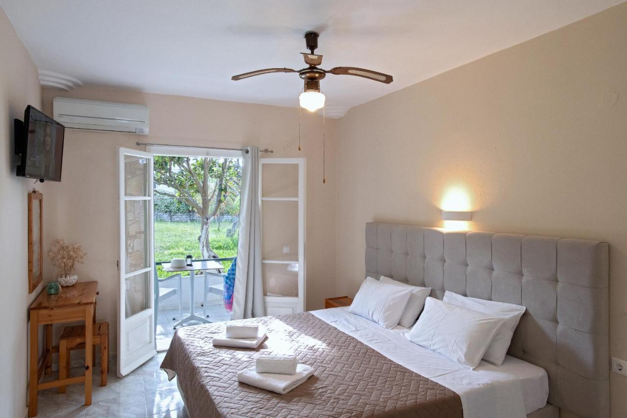 Damaskis Kassiopi Studios Exterior photo